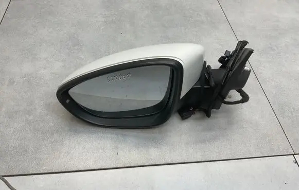 Volkswagen Scirocco Front door electric wing mirror 