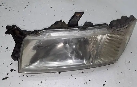 Mitsubishi Space Wagon Headlight/headlamp 10087262 DEFEKT