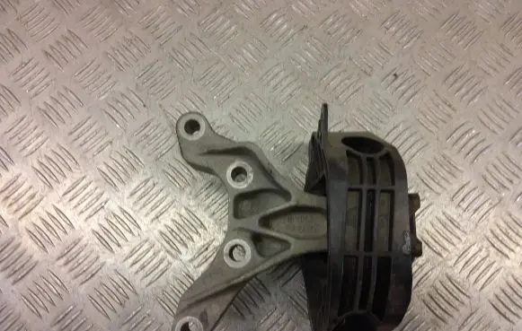 Opel Mokka X Engine mount bracket 243444