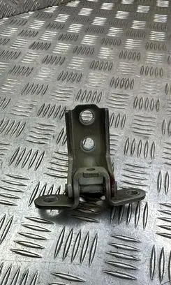KIA Sorento Front door upper hinge A046057