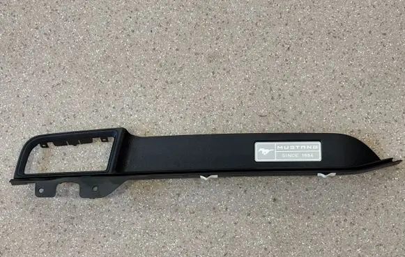 Ford Mustang VI Panel trim GR3B63044B88