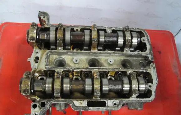 Opel Corsa D Engine head 55564106