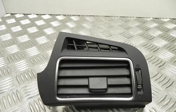 Rear air vent grill