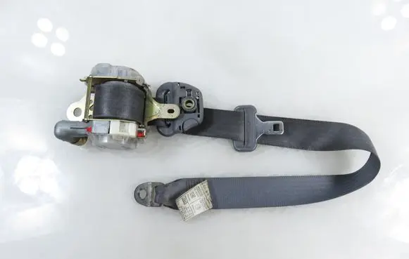 Toyota RAV 4 (XA20) Front seatbelt 7J3550P