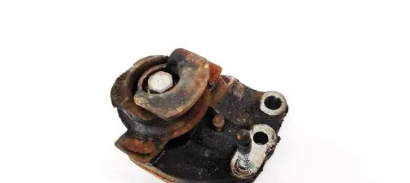 Engine mount bracket
