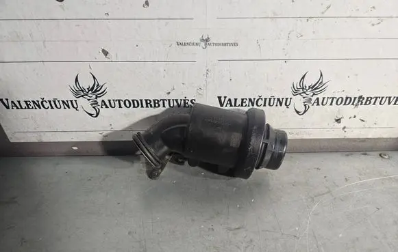 Mercedes-Benz E W212 Intake resonator A6511400087 4011195A