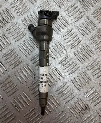Jaguar XE Fuel injector 045111019