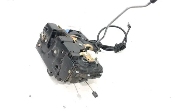 Volkswagen Polo IV 9N3 Front door lock