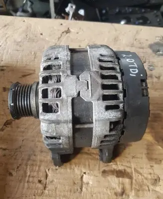 Volkswagen PASSAT B7 Generator/alternator 03L903017F