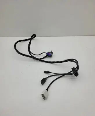 Mercedes-Benz E C207 W207 USB socket connector 