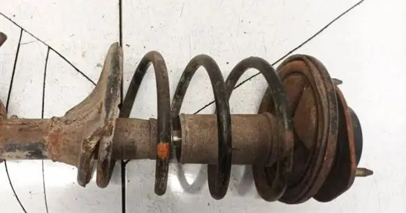 Mitsubishi Carisma Front coil spring