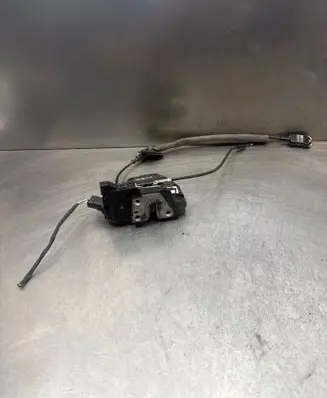 Renault Clio IV Rear door lock 825015591R 40717203 3F17