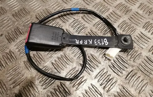 Subaru Legacy Front seatbelt buckle