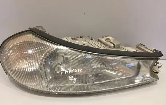 Ford Mondeo MK II Headlight/headlamp 0301098202