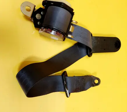 Rear seatbelt