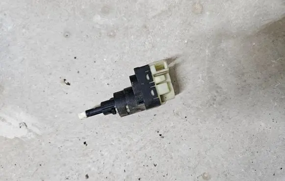 Volkswagen Touran I Brake pedal sensor switch 1K2945511