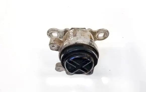 Ford Mondeo Mk III Engine mount bracket 2s716f012a