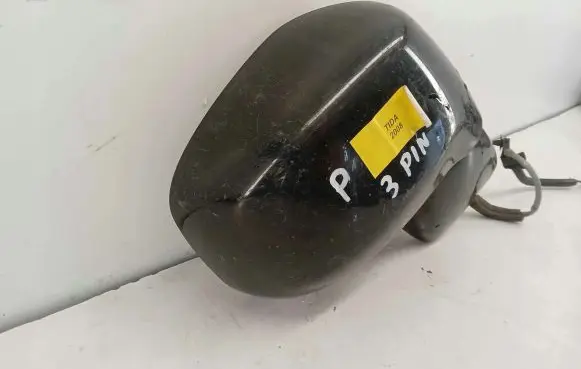 Nissan Tiida C11 Front door electric wing mirror