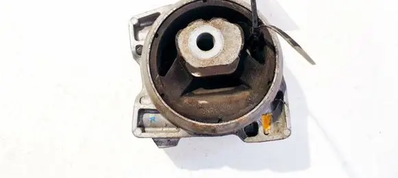 Mercedes-Benz A W169 Engine mount bracket A1692400518