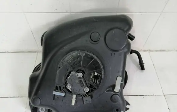Volkswagen PASSAT B8 AdBlue liquid reservoir 3Q0131877F 5Q0131969F