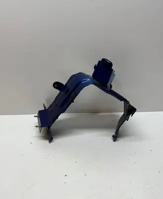 Fender mounting bracket