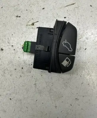 Volvo S70 V70 V70 XC Fuel tank opening switch 9162946