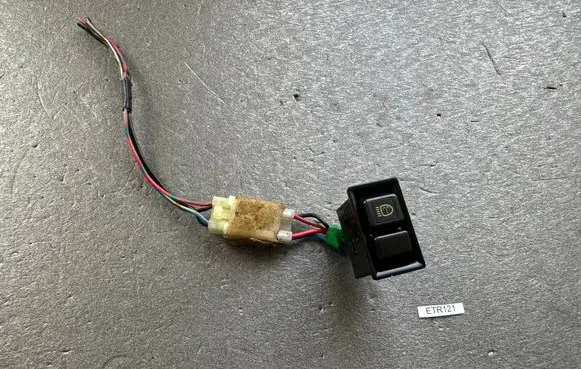 Isuzu Trooper Headlight wiper switch 8944300691