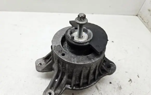 Mercedes-Benz E W213 Engine mount bracket A2132400500