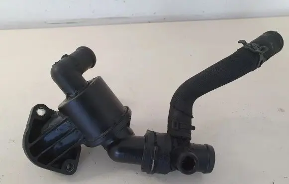 Audi A5 8T 8F Thermostat 03L121111AD