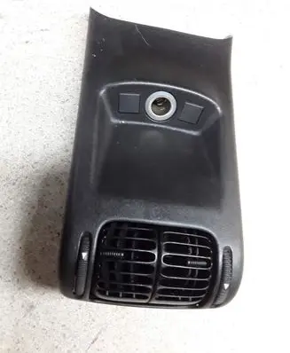 Rear air vent grill