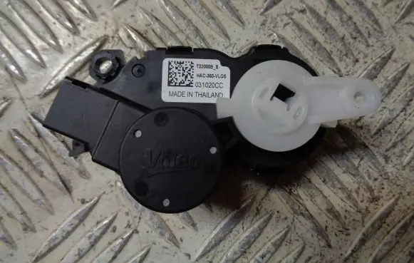 Dacia Duster II Air flap motor/actuator T32088B HAC360VLG5
