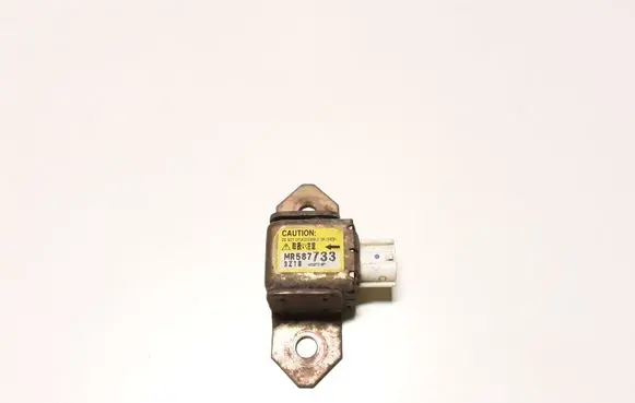 Mitsubishi Outlander Airbag deployment crash/impact sensor MR587733
