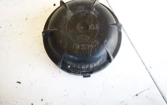 Headlight/headlamp dust cover