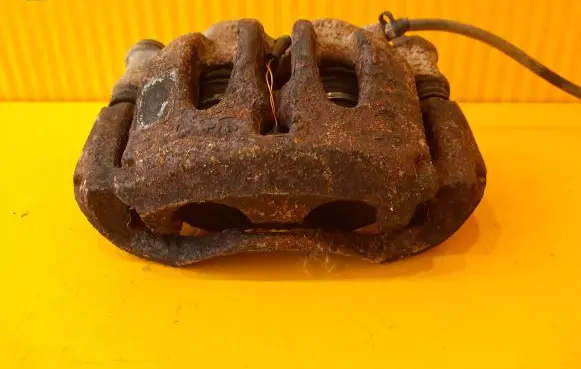 Mercedes-Benz V Class W447 Front brake caliper