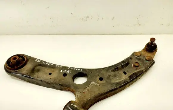 KIA Ceed Front lower control arm/wishbone