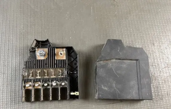 Peugeot 208 II Fuse module 453966701 99465 46103