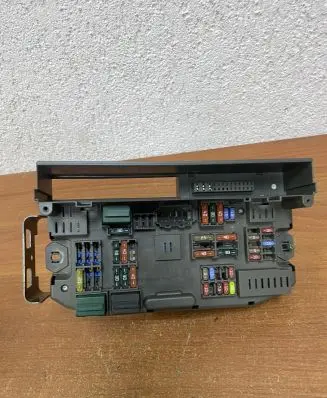 BMW X5 E70 Fuse box set B010107400 E1508