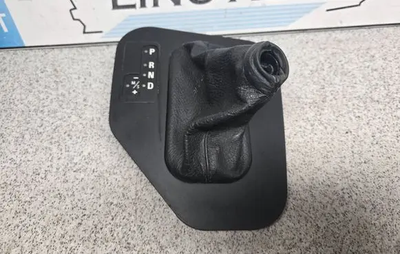 BMW 5 E39 Gear shifter surround trim plastic 7060695 901204250000