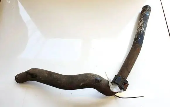 Mazda 3 I Engine coolant pipe/hose