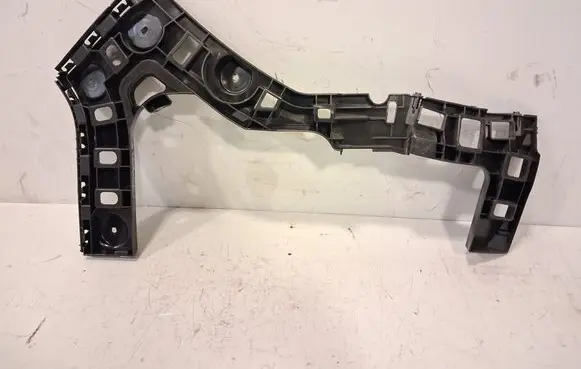 Rear bumper mounting bracket