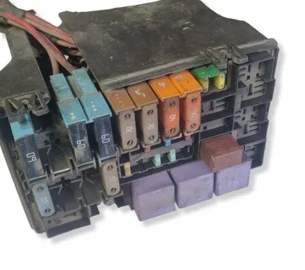 Renault Espace - Grand espace IV Fuse module 8200727047