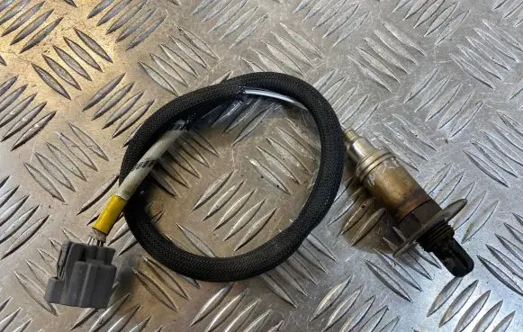 Subaru Impreza II Lambda probe sensor A24B71 1699Z090