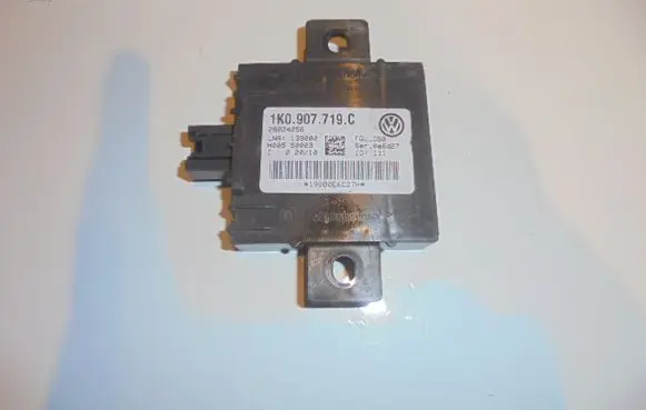 Audi A3 S3 A3 Sportback 8P Alarm control unit/module 1K0907719C
