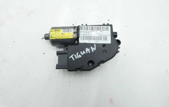 Volkswagen Tiguan Sunroof set 5N0877041E 8R0959591A