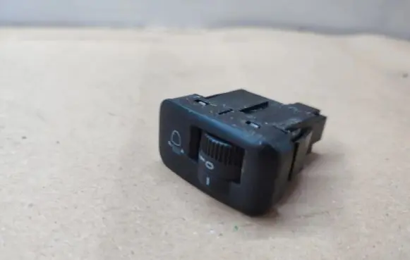 Honda CR-V Headlight level height control switch