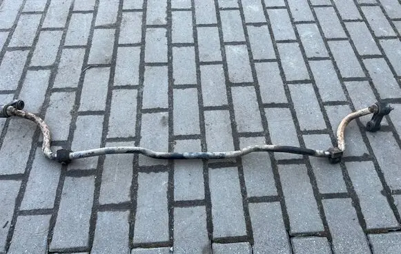 Subaru Forester SF Front anti-roll bar/sway bar 
