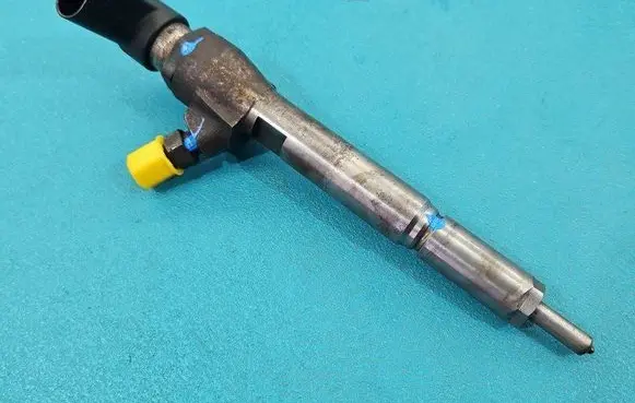 Fuel injector