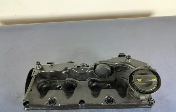 Volkswagen Tiguan Rocker cam cover 