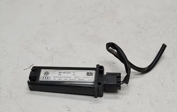Audi A8 S8 D3 4E Tire pressure sensor 4E0907277
