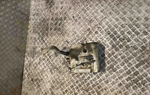 Windshield washer fluid reservoir/tank